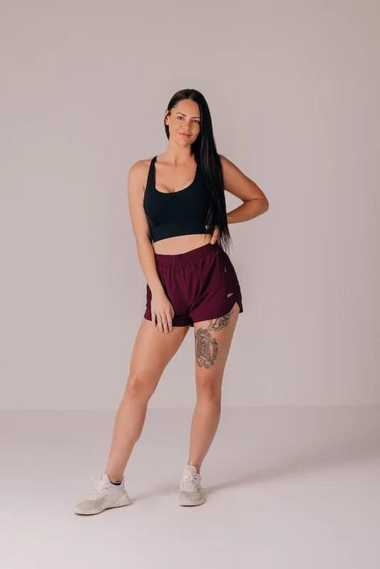 Evolve 3.0 shorts for women burgundy front view